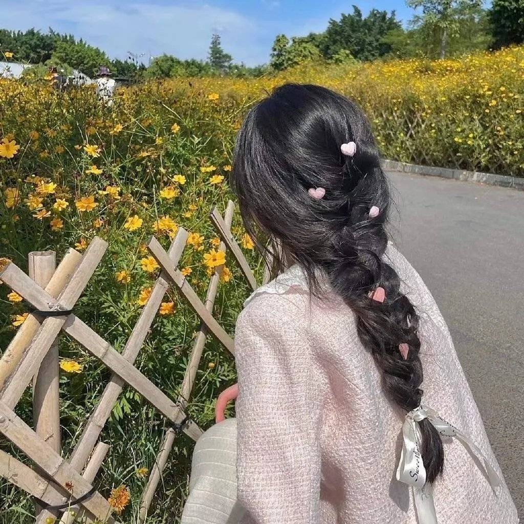 鬓边不是牡丹红